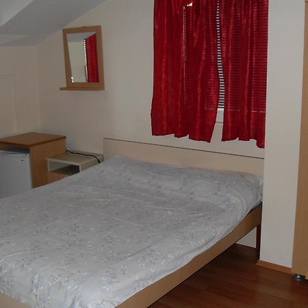 אוהריד Mitko'S Guest House חדר תמונה